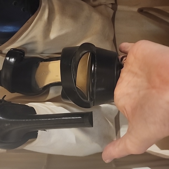 Size 7.5  6 inch platform sandles in fantastic condition . - Picture 6 of 8